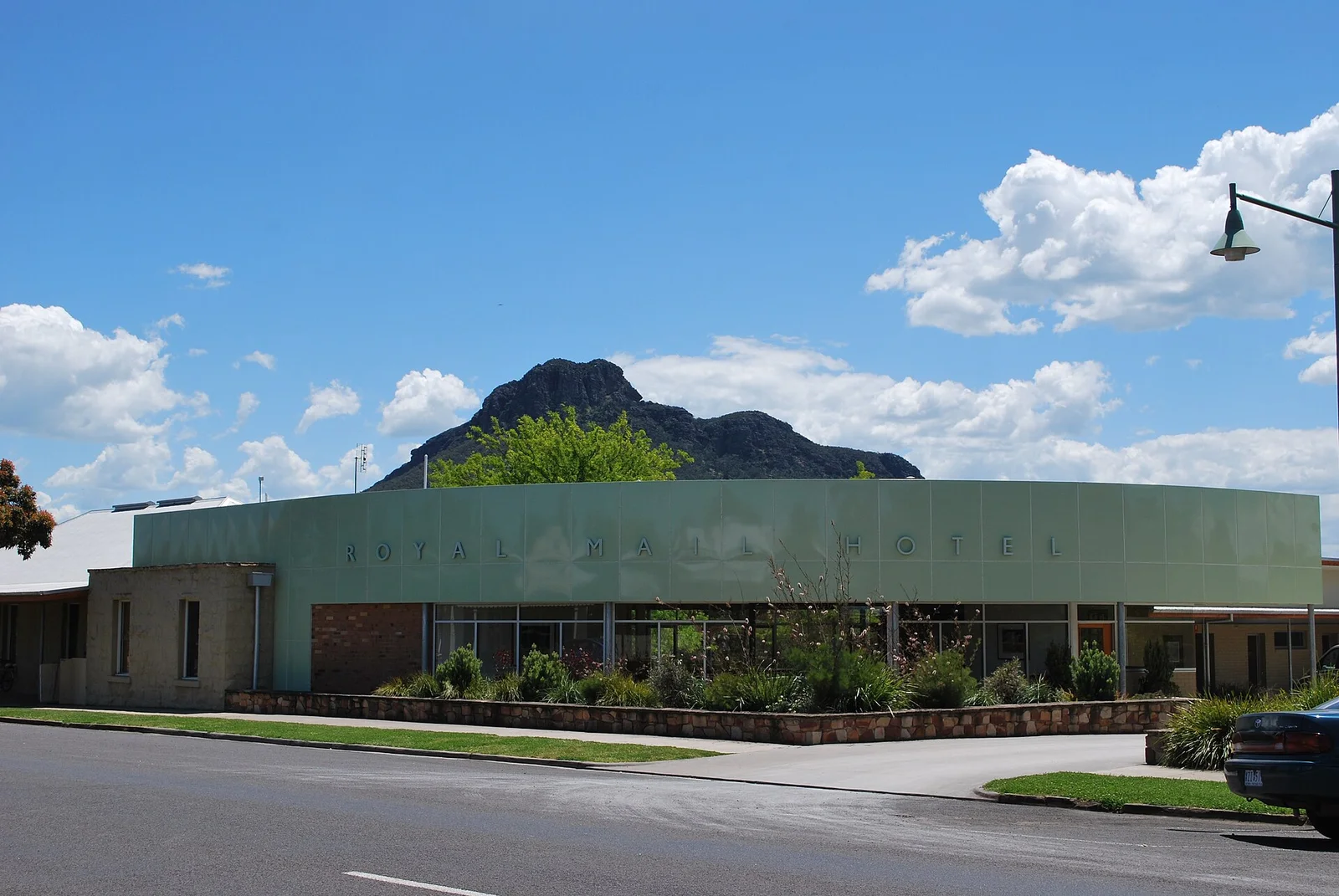 Royal Mail Hotel in Dunkeld with the southern Grampians behind it